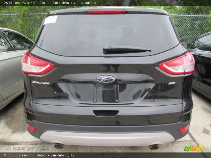 Tuxedo Black Metallic / Charcoal Black 2015 Ford Escape SE