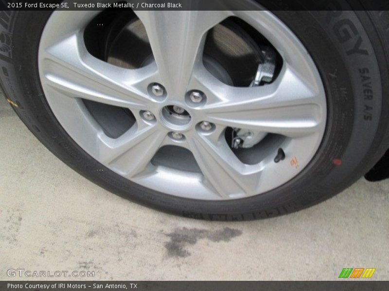 Tuxedo Black Metallic / Charcoal Black 2015 Ford Escape SE