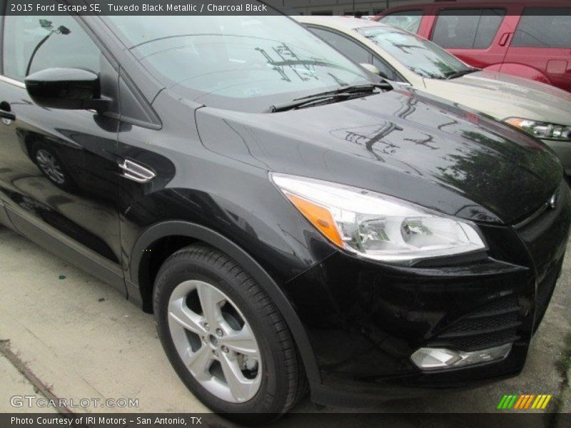 Tuxedo Black Metallic / Charcoal Black 2015 Ford Escape SE