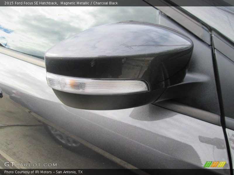Magnetic Metallic / Charcoal Black 2015 Ford Focus SE Hatchback