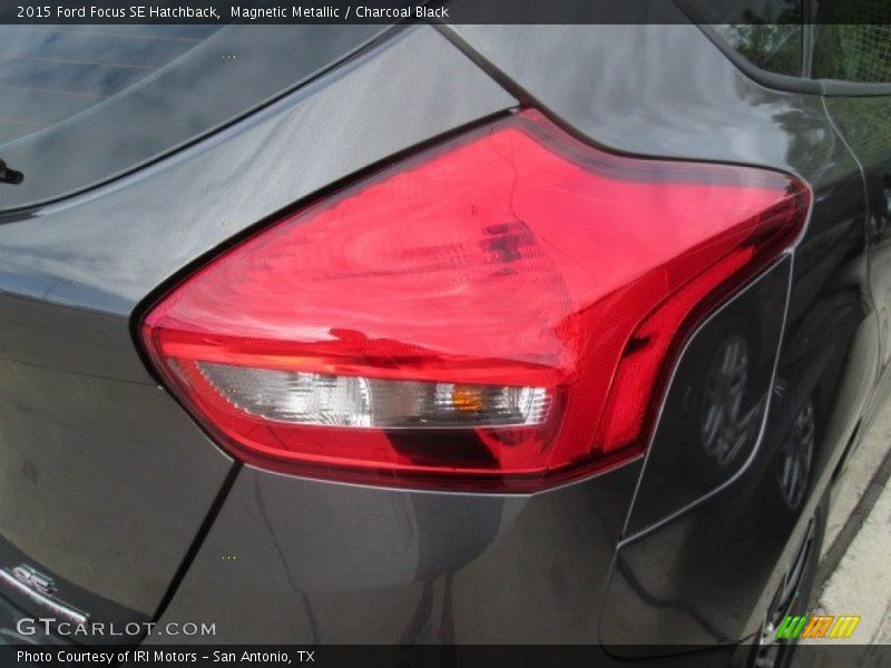 Magnetic Metallic / Charcoal Black 2015 Ford Focus SE Hatchback