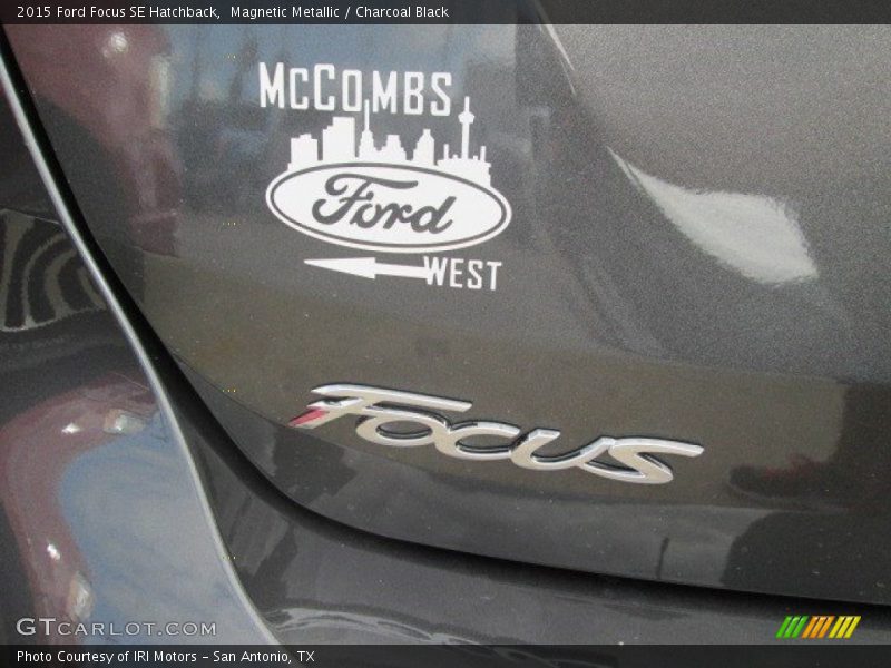 Magnetic Metallic / Charcoal Black 2015 Ford Focus SE Hatchback