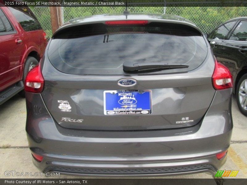 Magnetic Metallic / Charcoal Black 2015 Ford Focus SE Hatchback