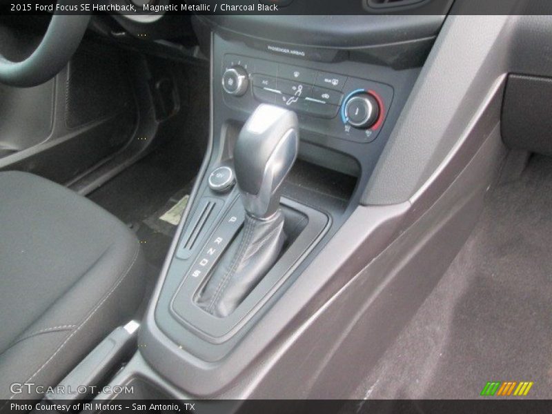 Magnetic Metallic / Charcoal Black 2015 Ford Focus SE Hatchback