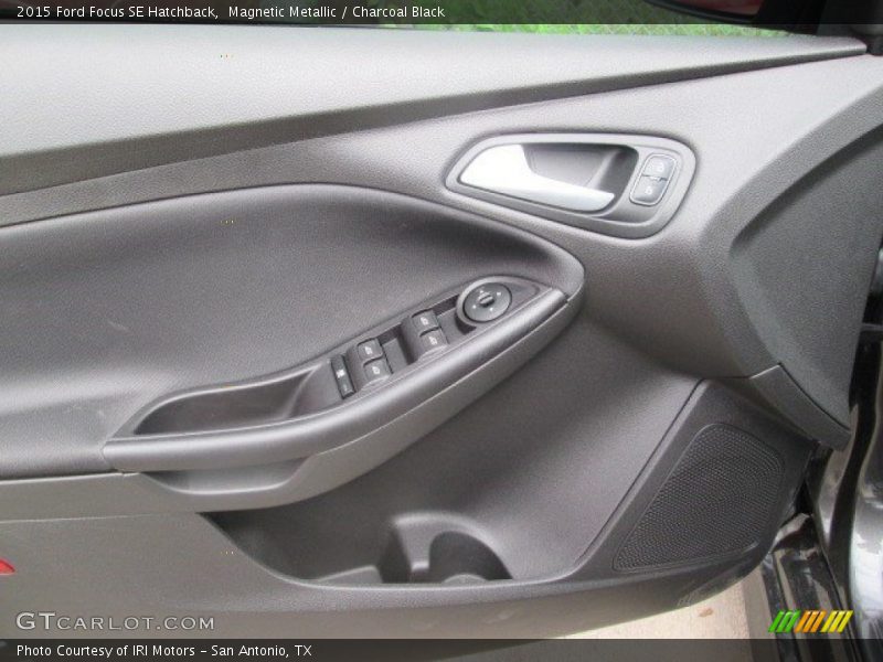 Magnetic Metallic / Charcoal Black 2015 Ford Focus SE Hatchback