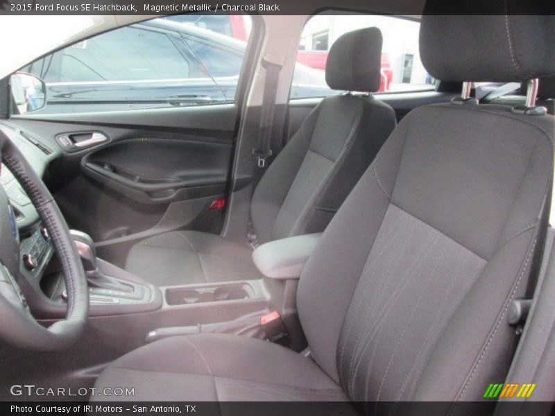 Magnetic Metallic / Charcoal Black 2015 Ford Focus SE Hatchback