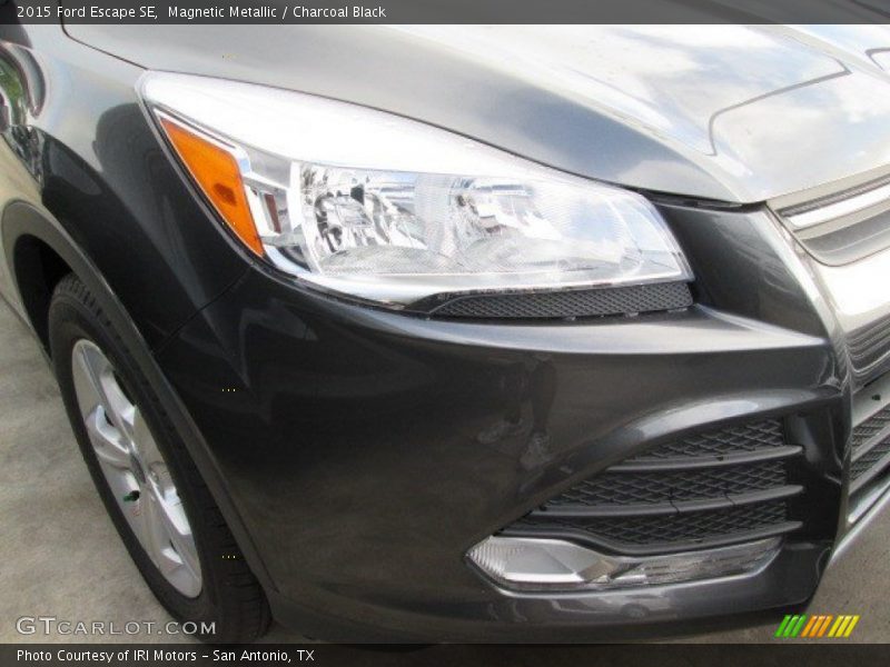 Magnetic Metallic / Charcoal Black 2015 Ford Escape SE