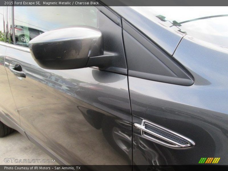 Magnetic Metallic / Charcoal Black 2015 Ford Escape SE