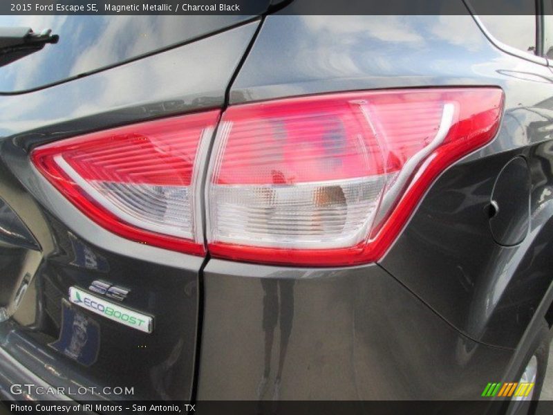Magnetic Metallic / Charcoal Black 2015 Ford Escape SE
