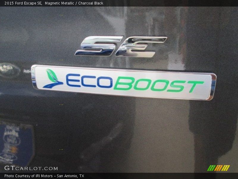 Magnetic Metallic / Charcoal Black 2015 Ford Escape SE