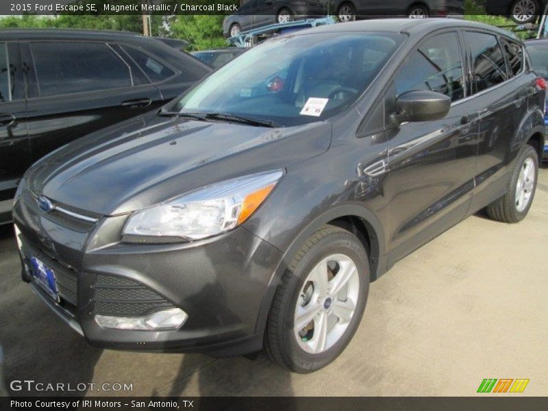 Magnetic Metallic / Charcoal Black 2015 Ford Escape SE