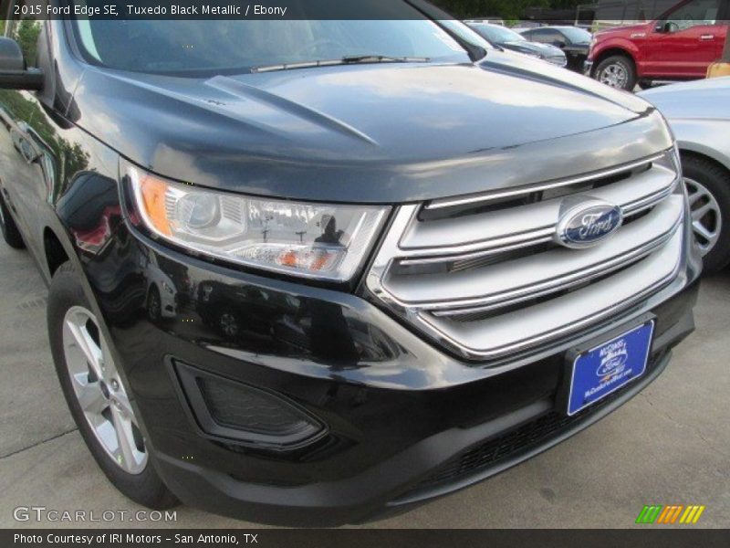 Tuxedo Black Metallic / Ebony 2015 Ford Edge SE