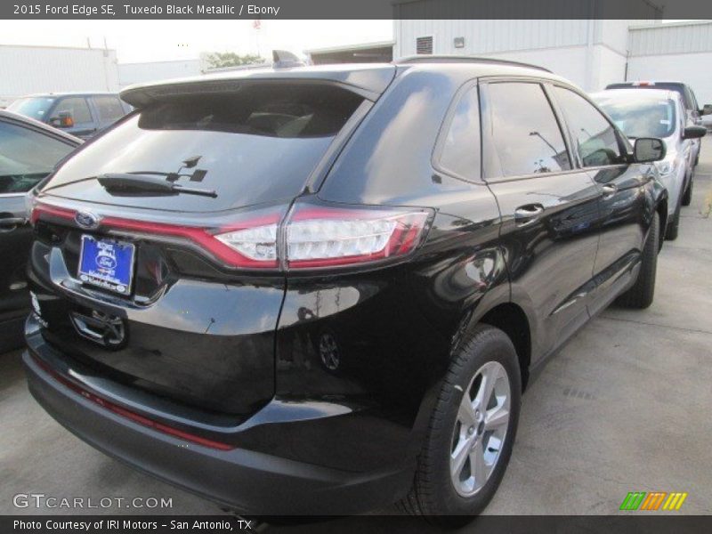Tuxedo Black Metallic / Ebony 2015 Ford Edge SE