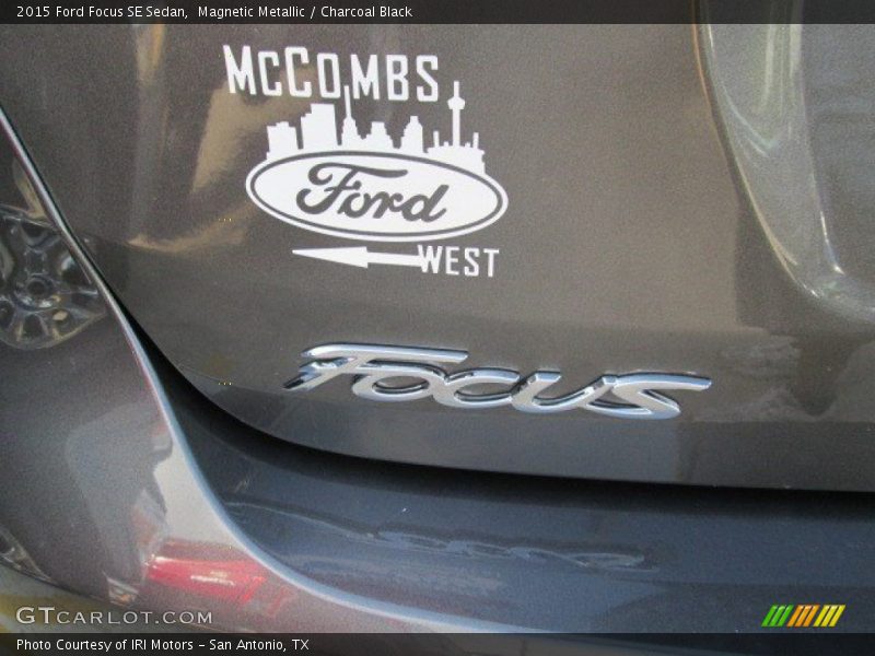 Magnetic Metallic / Charcoal Black 2015 Ford Focus SE Sedan