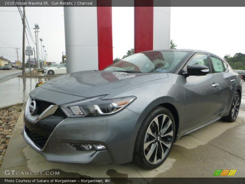 Front 3/4 View of 2016 Maxima SR