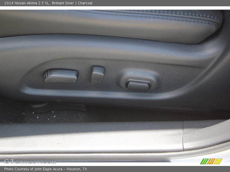 Brilliant Silver / Charcoal 2014 Nissan Altima 2.5 SL