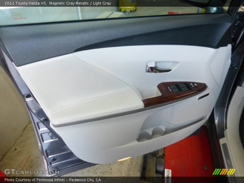 Magnetic Gray Metallic / Light Gray 2011 Toyota Venza V6