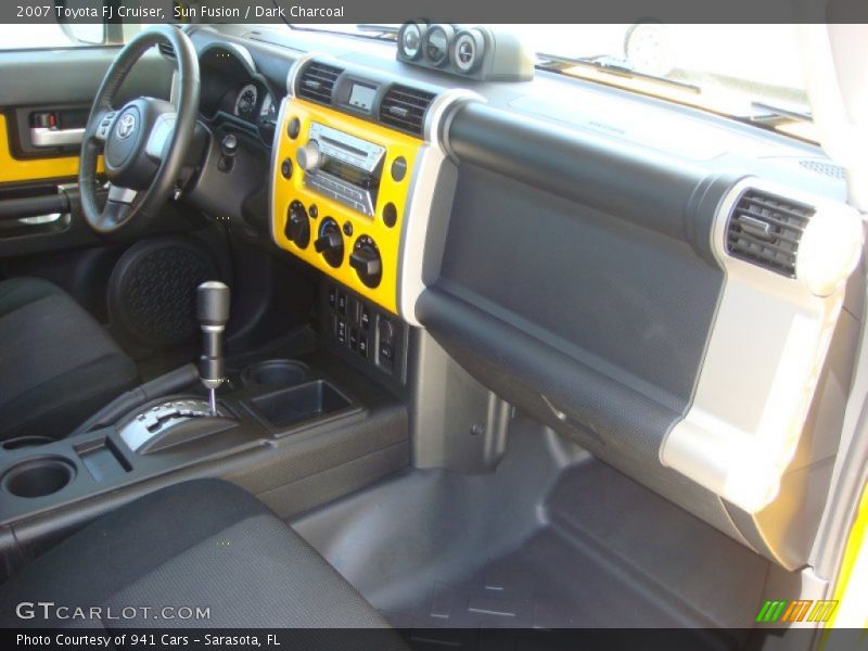 Sun Fusion / Dark Charcoal 2007 Toyota FJ Cruiser