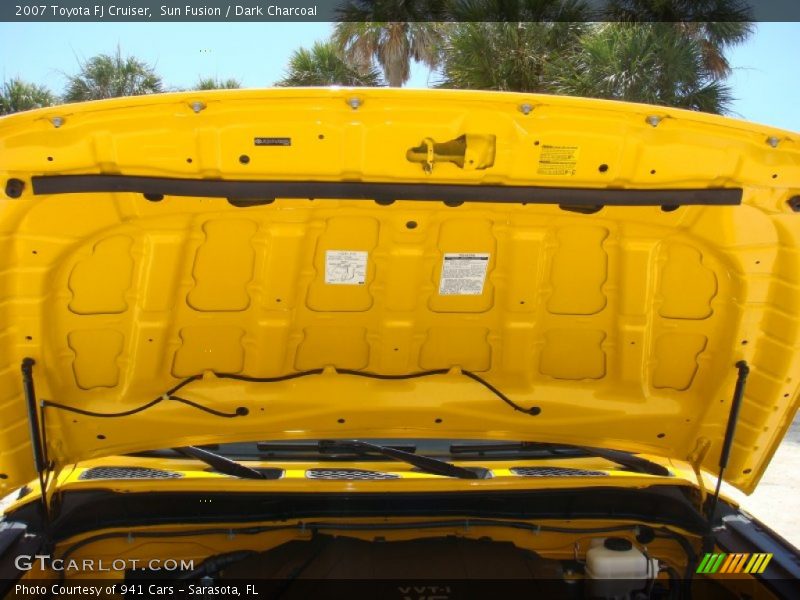 Sun Fusion / Dark Charcoal 2007 Toyota FJ Cruiser
