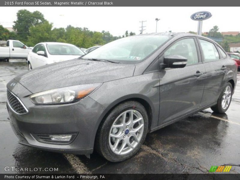 Magnetic Metallic / Charcoal Black 2015 Ford Focus SE Sedan