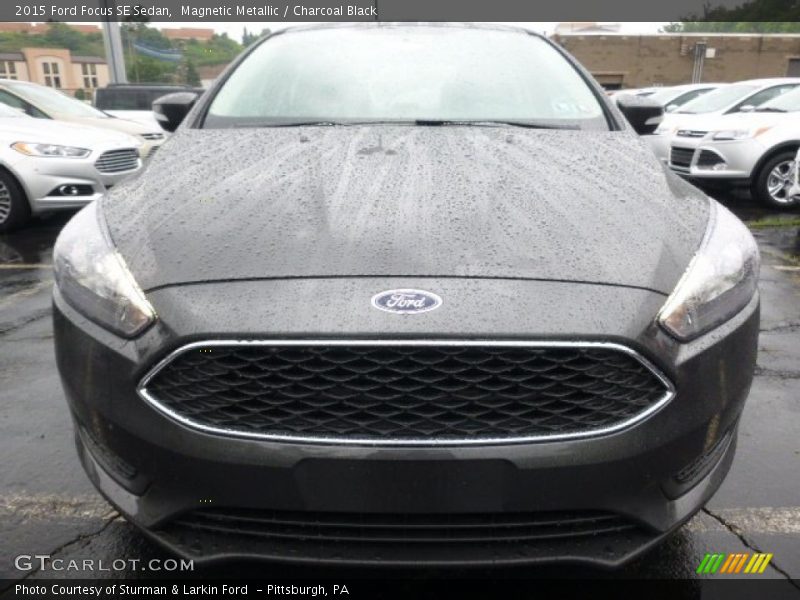 Magnetic Metallic / Charcoal Black 2015 Ford Focus SE Sedan