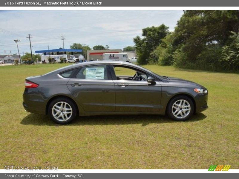 Magnetic Metallic / Charcoal Black 2016 Ford Fusion SE