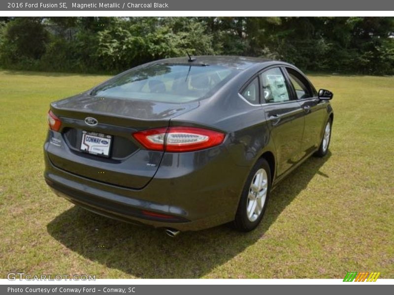 Magnetic Metallic / Charcoal Black 2016 Ford Fusion SE