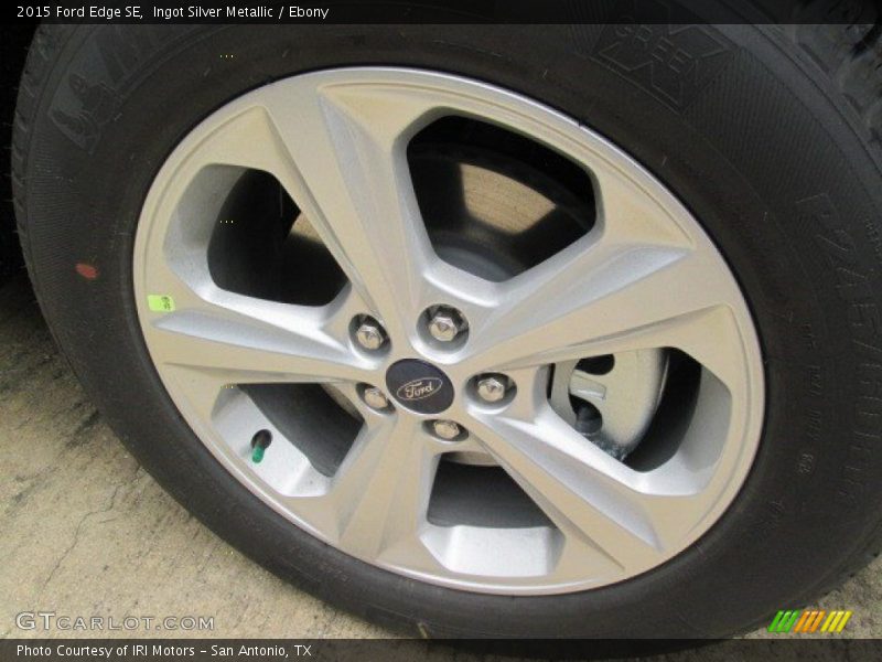 Ingot Silver Metallic / Ebony 2015 Ford Edge SE