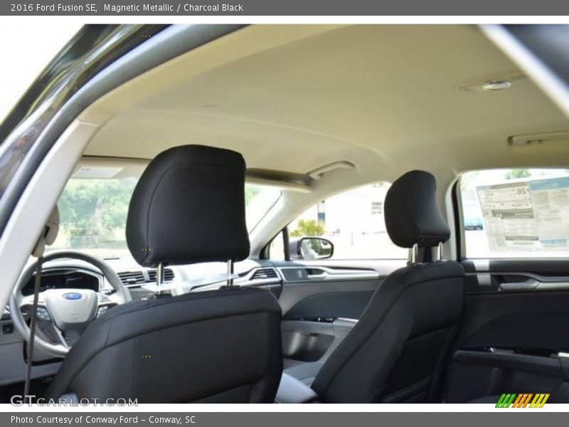 Magnetic Metallic / Charcoal Black 2016 Ford Fusion SE
