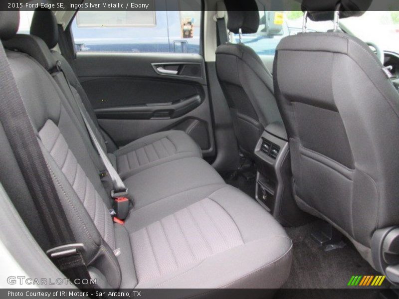 Ingot Silver Metallic / Ebony 2015 Ford Edge SE