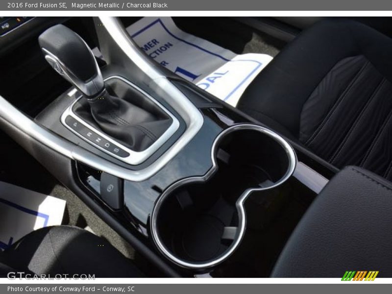 Magnetic Metallic / Charcoal Black 2016 Ford Fusion SE