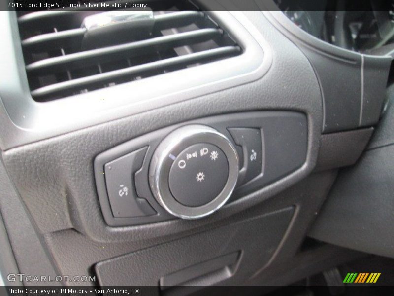 Ingot Silver Metallic / Ebony 2015 Ford Edge SE