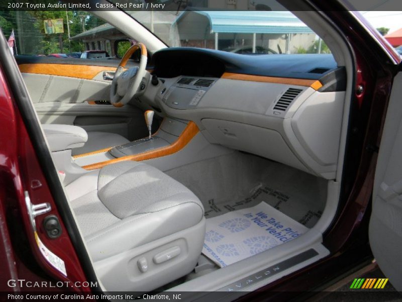 Cassis Red Pearl / Ivory 2007 Toyota Avalon Limited