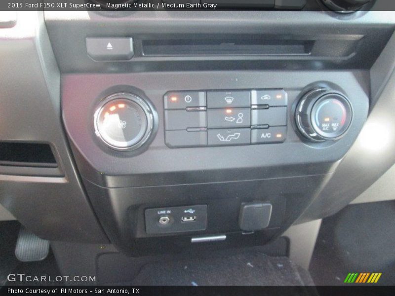 Magnetic Metallic / Medium Earth Gray 2015 Ford F150 XLT SuperCrew