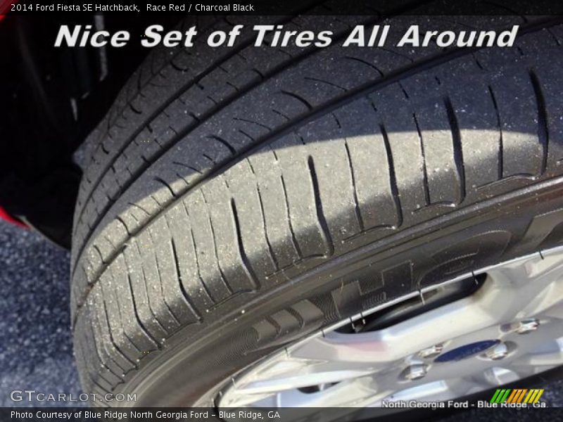 Race Red / Charcoal Black 2014 Ford Fiesta SE Hatchback