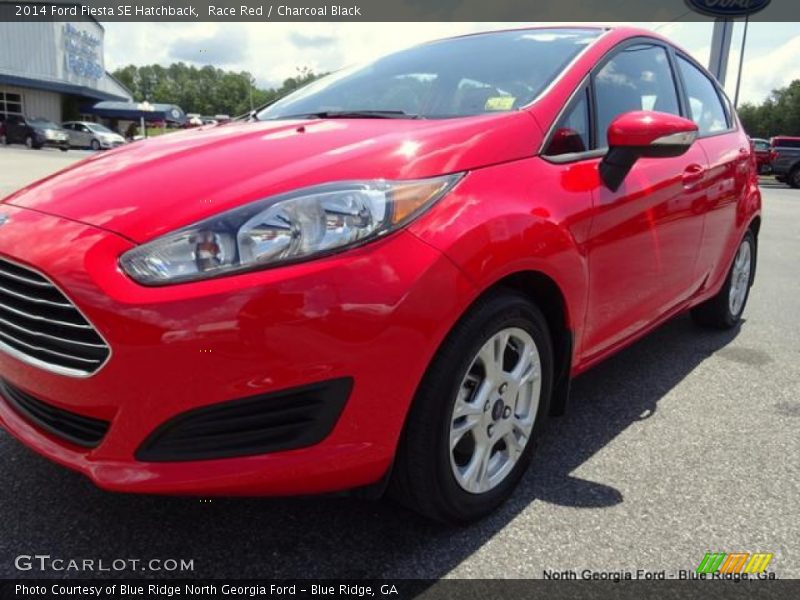 Race Red / Charcoal Black 2014 Ford Fiesta SE Hatchback