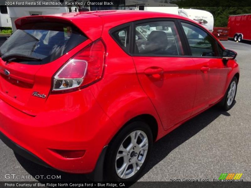Race Red / Charcoal Black 2014 Ford Fiesta SE Hatchback