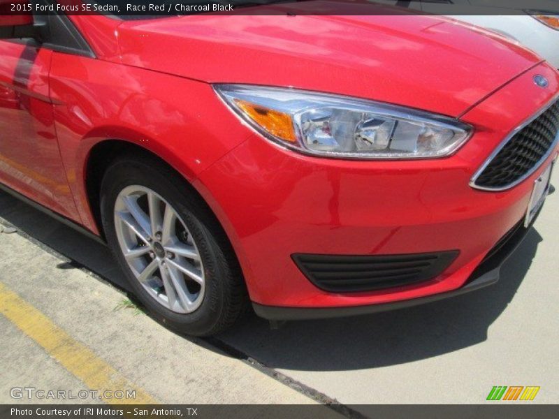 Race Red / Charcoal Black 2015 Ford Focus SE Sedan