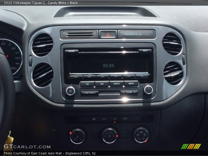 Candy White / Black 2013 Volkswagen Tiguan S
