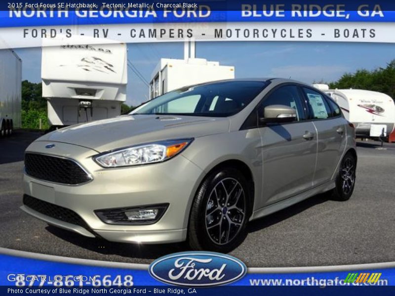 Tectonic Metallic / Charcoal Black 2015 Ford Focus SE Hatchback