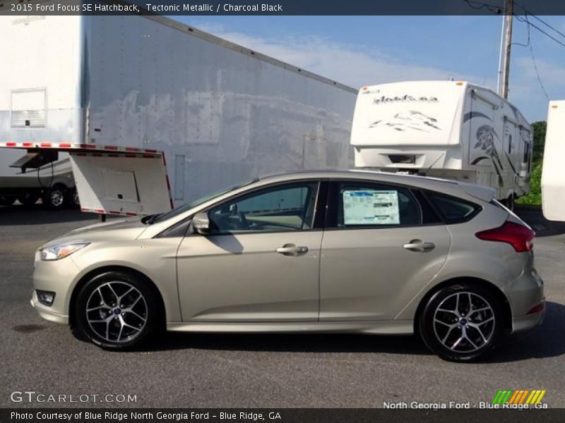 Tectonic Metallic / Charcoal Black 2015 Ford Focus SE Hatchback