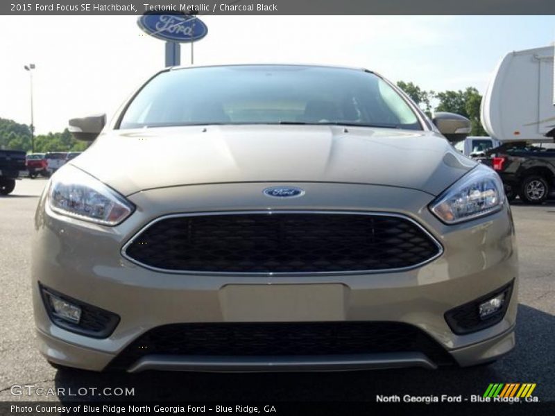 Tectonic Metallic / Charcoal Black 2015 Ford Focus SE Hatchback