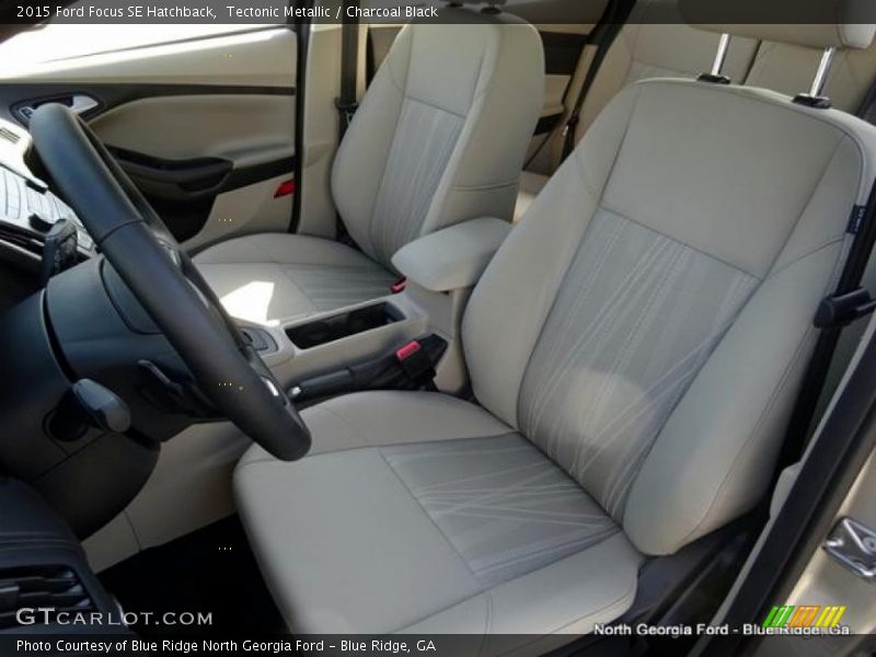 Tectonic Metallic / Charcoal Black 2015 Ford Focus SE Hatchback