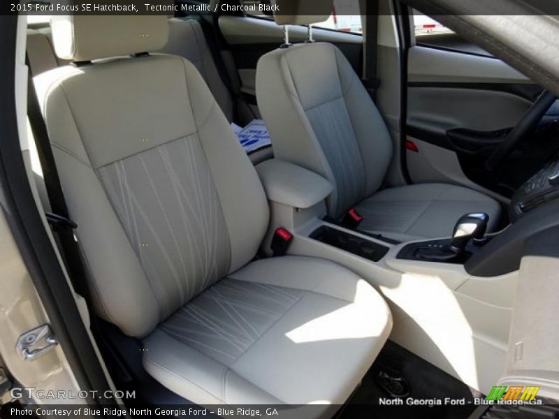 Tectonic Metallic / Charcoal Black 2015 Ford Focus SE Hatchback