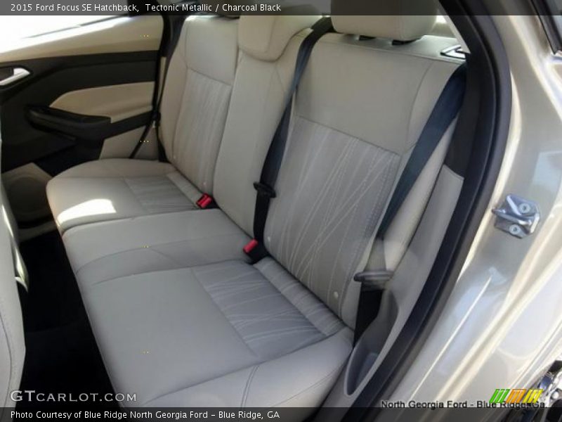 Tectonic Metallic / Charcoal Black 2015 Ford Focus SE Hatchback