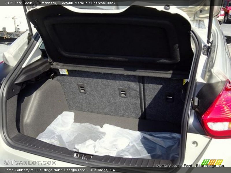 Tectonic Metallic / Charcoal Black 2015 Ford Focus SE Hatchback