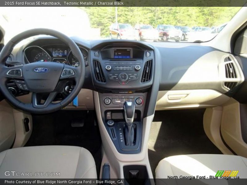 Tectonic Metallic / Charcoal Black 2015 Ford Focus SE Hatchback