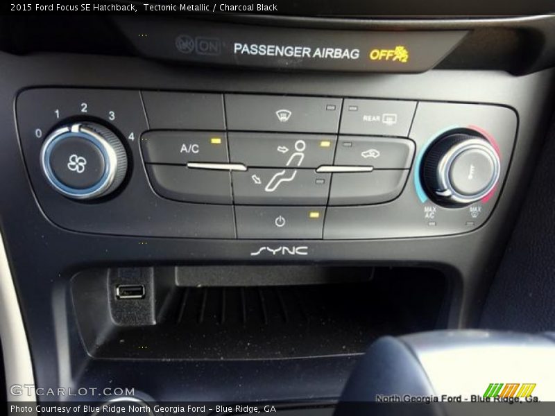 Tectonic Metallic / Charcoal Black 2015 Ford Focus SE Hatchback