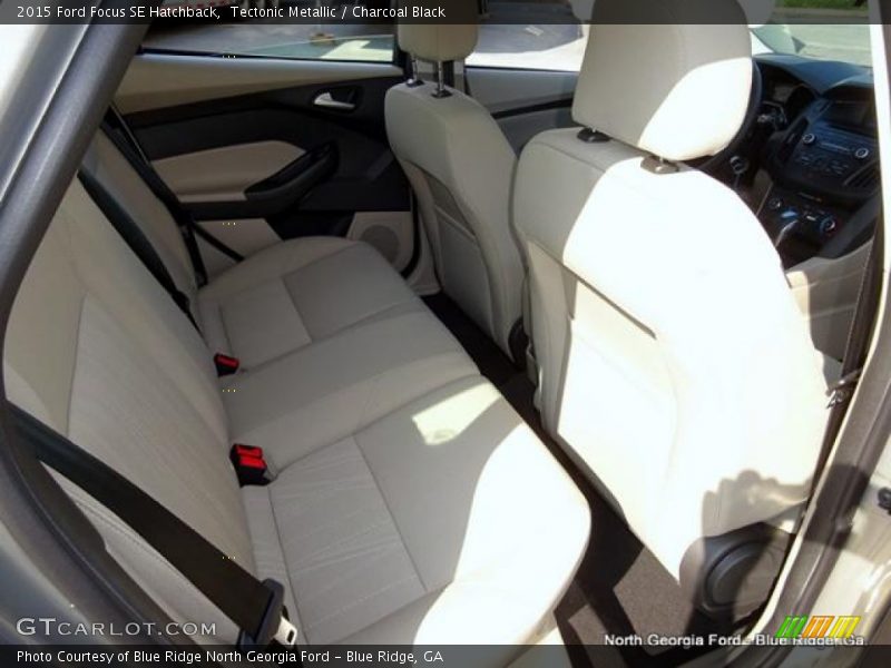Tectonic Metallic / Charcoal Black 2015 Ford Focus SE Hatchback