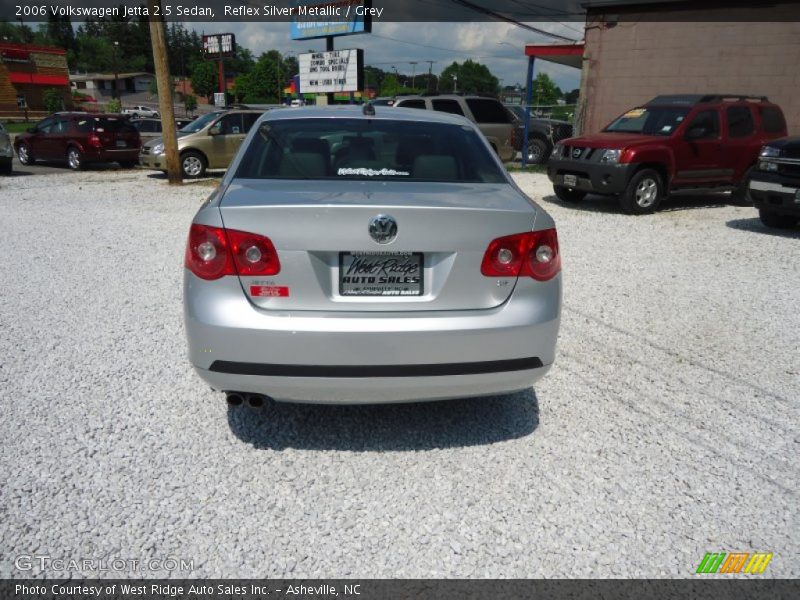 Reflex Silver Metallic / Grey 2006 Volkswagen Jetta 2.5 Sedan